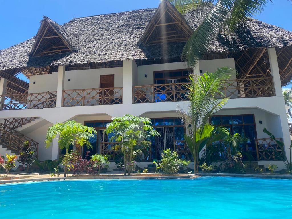 Waka Waka Bed and Breakfast Pwani Mchangani Buitenkant foto