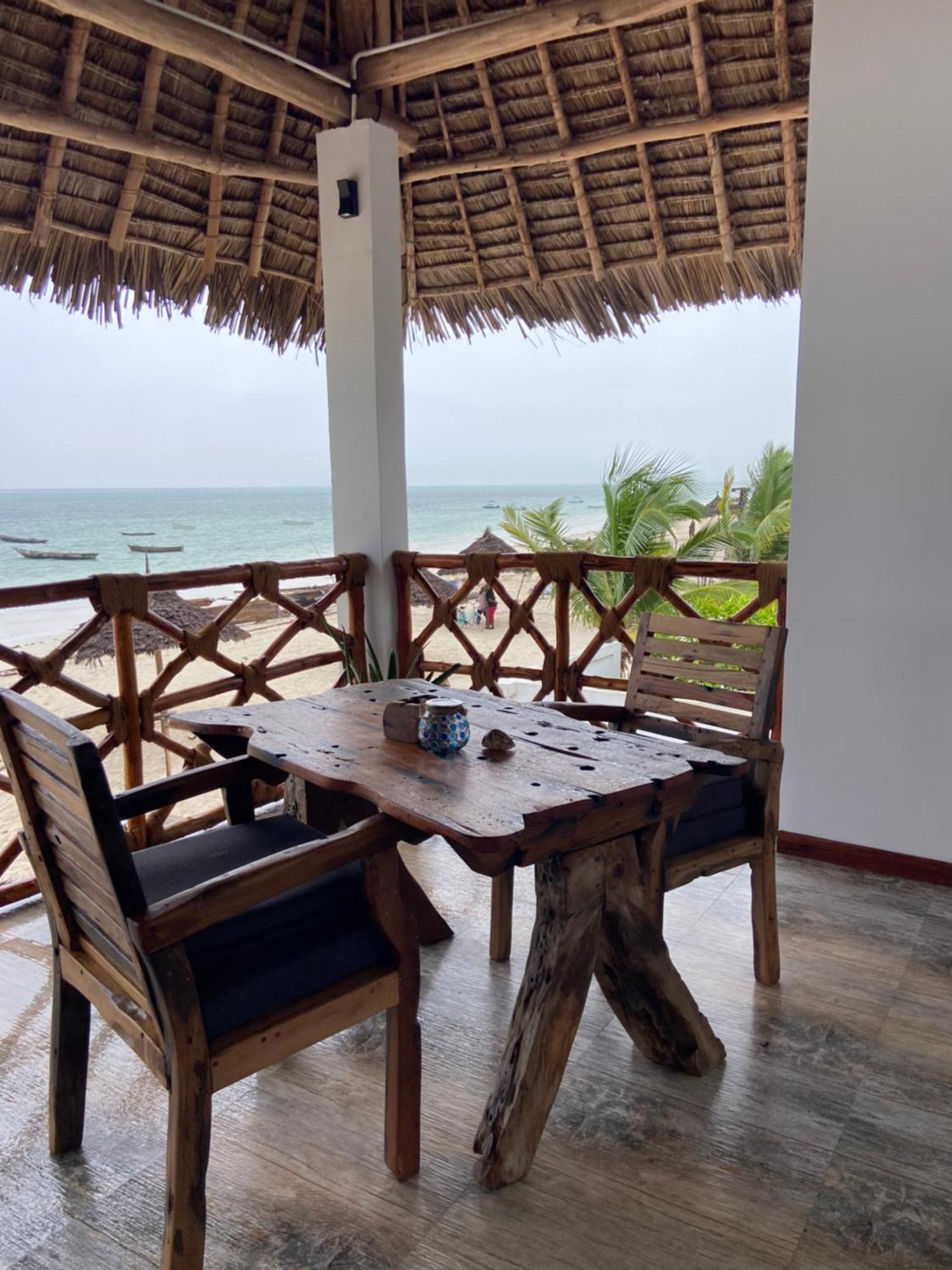 Waka Waka Bed and Breakfast Pwani Mchangani Buitenkant foto