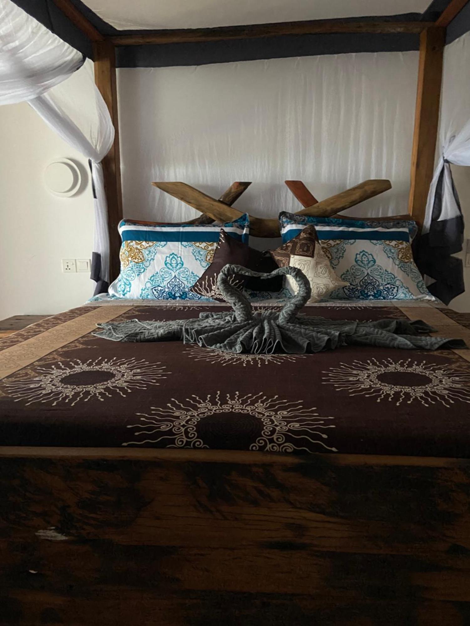 Waka Waka Bed and Breakfast Pwani Mchangani Buitenkant foto
