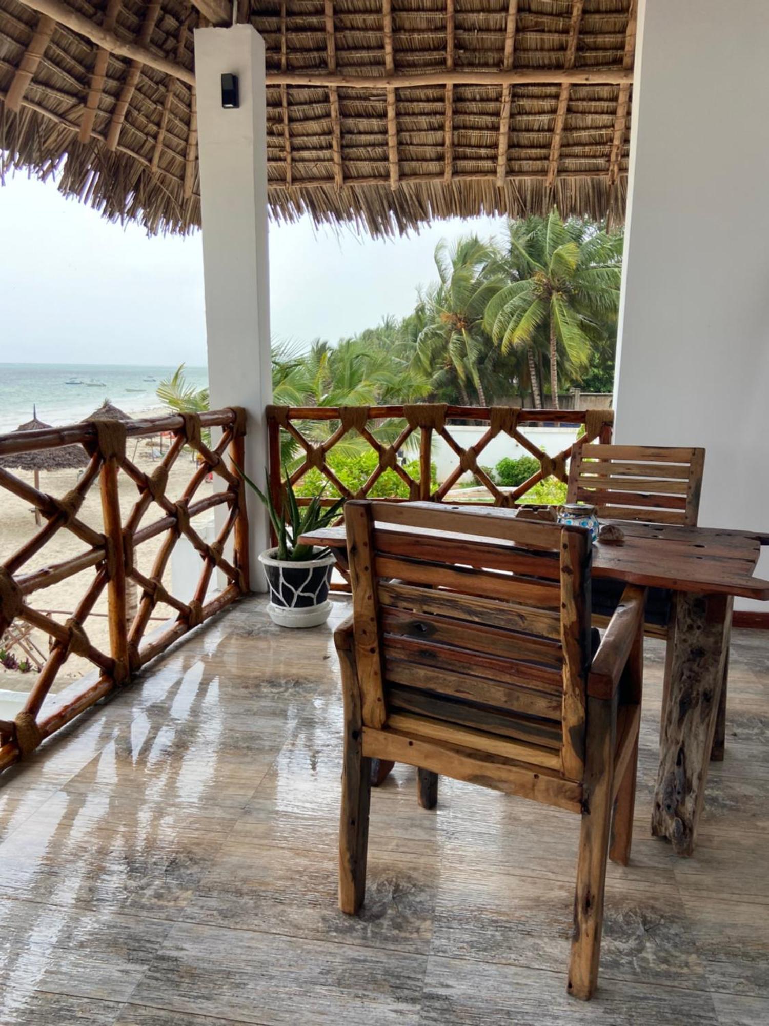 Waka Waka Bed and Breakfast Pwani Mchangani Buitenkant foto