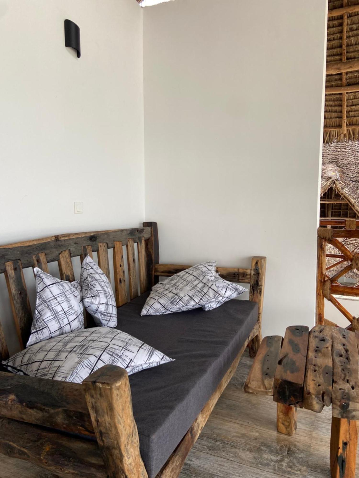 Waka Waka Bed and Breakfast Pwani Mchangani Buitenkant foto